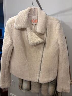 Very Nice GB Woman’s Cream Crop Jacket size s